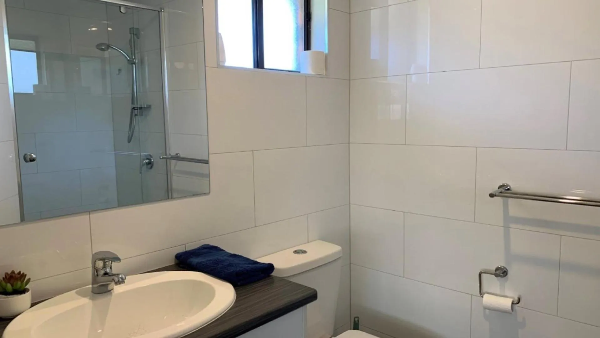 Lowset Pet Friendly Home, With Room For A Boat, Palm Ave, Bongaree Bellara 0*,