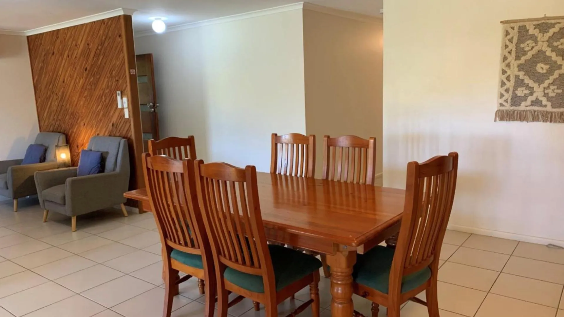 Lowset Pet Friendly Home, With Room For A Boat, Palm Ave, Bongaree Bellara